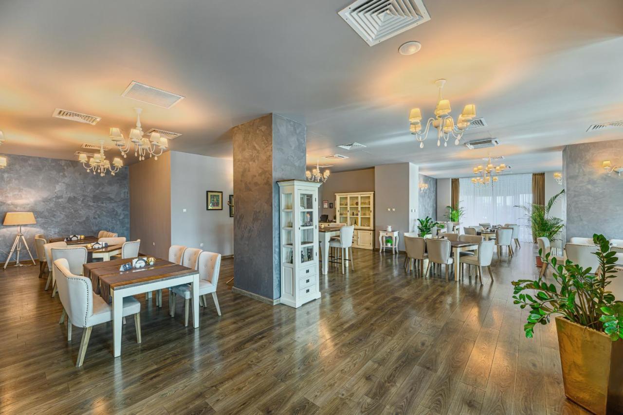 Faleza Hotel by Vega Galac Kültér fotó