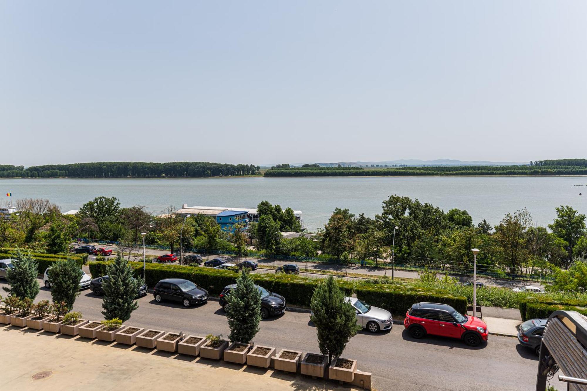 Faleza Hotel by Vega Galac Kültér fotó