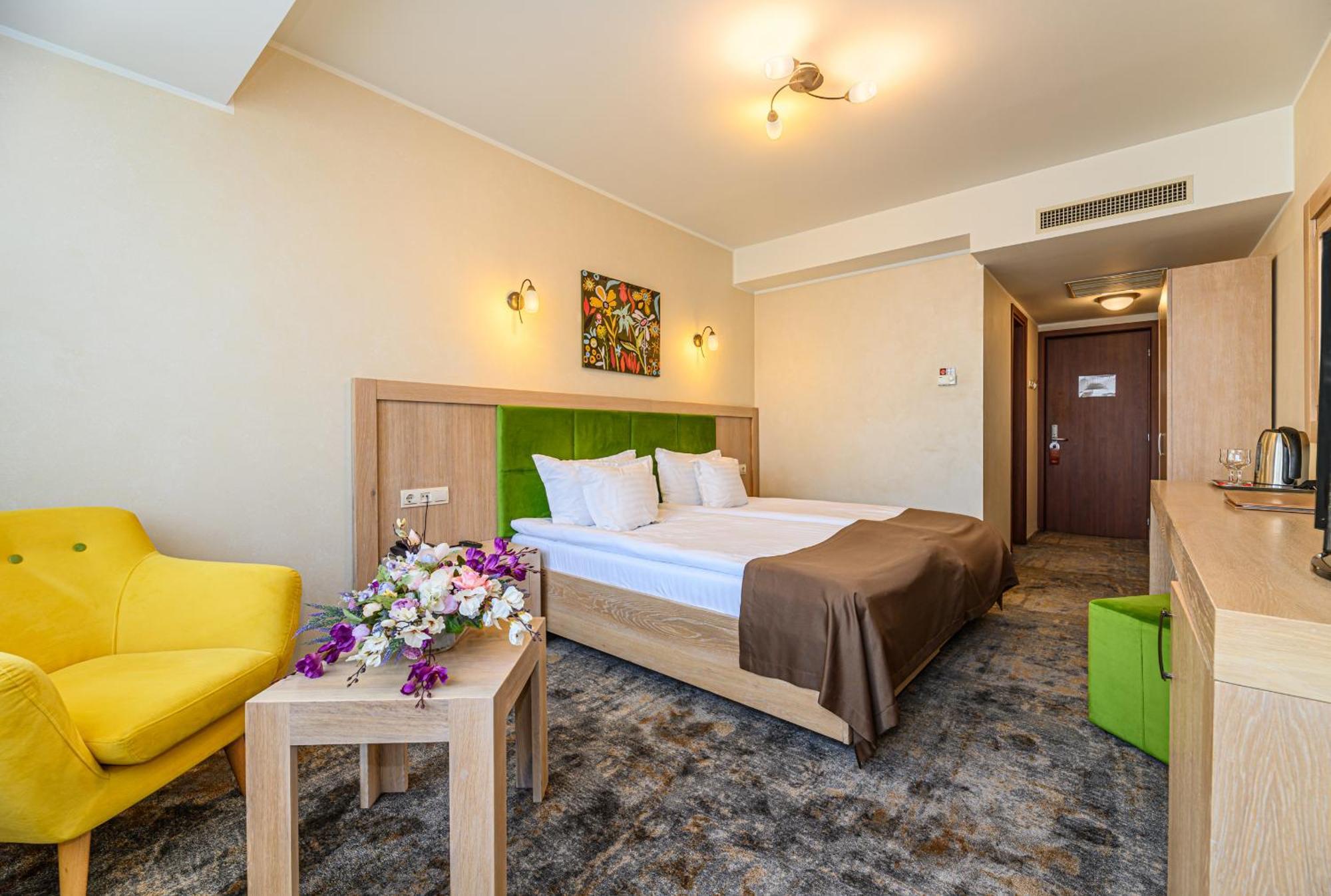 Faleza Hotel by Vega Galac Kültér fotó